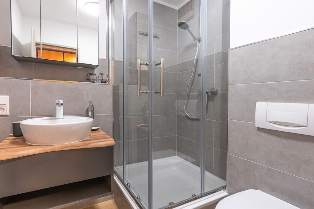 Golden Nugget Inkl Wlan, Parkplatz Apartment Detmold Exterior photo